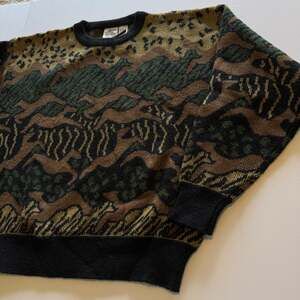 Vintage Alpaca Llama style Intarsia Woven Pullover Sweater